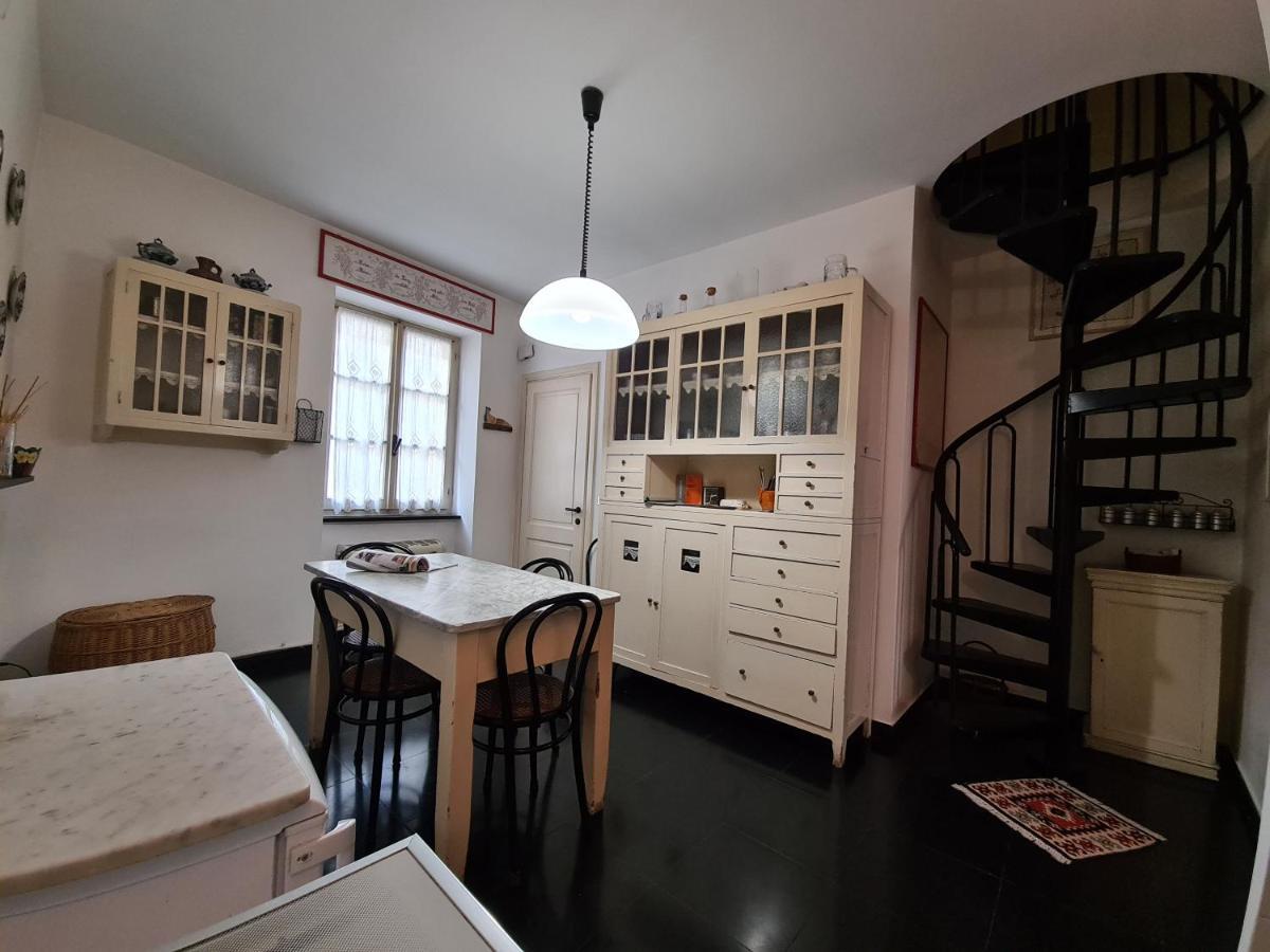 Mansarda A Finalborgo - Fascino E Tradizione Appartement Finale Ligure Buitenkant foto